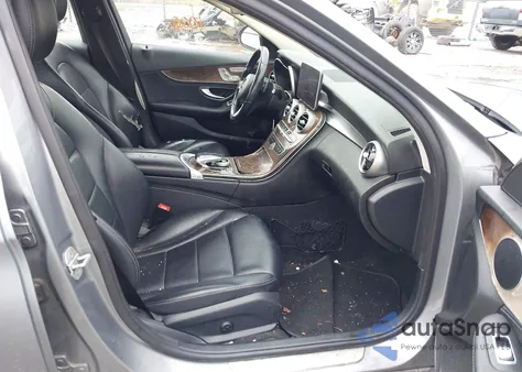 2016 Mercedes-Benz C 300 4Matic from USA, damaged, VIN 55SWF4KB7GU117535